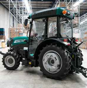 รถแทรกเตอร์การเกษตร LOVOL F4100 ขับเคลื่อน 4 ล้อ 100 แรงม้า พร้อมห้องโดยสาร เครื่องยนต์ดีเซล สำหรับงานหนัก - Product Image 3