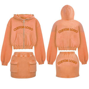 Vente en gros de sweat-shirt à capuche 2 pièces avec logo personnalisé ensemble jupe pour femmes polaire de haute qualité tailles S-2XL pour le printemps - Product Image 1