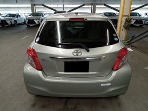 Venta de Vehículos Toyota Vitz Usados, 5 Puertas, Automático/Manual, Cuero de Alta Calidad, Volante a la Derecha/Izquierda - Product Image 6