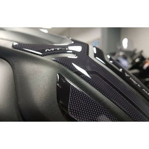 Adesivi in Resina Gel 3D Personalizzati per Serbatoio Moto Yamaha MT-07 dal 2021 - Product Image 3