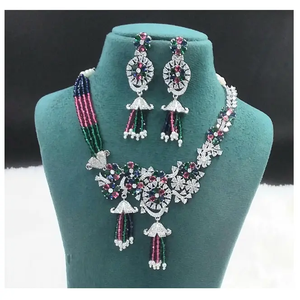 Ensemble de bijoux AD gracieux de bonne qualité, parfait pour les événements festifs et formels, disponible au prix d'exportation - Product Image 2