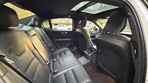 2023 S60 Recharge T8 Plus Black Edition ไมล์น้อย เครื่องยนต์อัตโนมัติ หลังคาพาโนรามา ไฟ LED พร้อมส่ง - Product Image 6