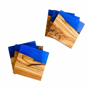 Ensemble de sous-verres en noyer époxy de luxe, très apprécié, non toxique, écologique, forme carrée, taille personnalisée disponible pour la table - Product Image 1