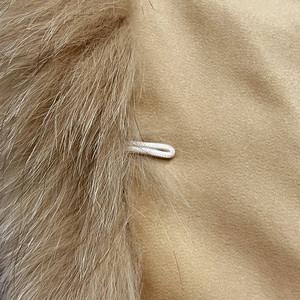 Maßgefertigter Luxus-Pelzponcho Wintermode Kurze Schals Damen Echter Fuchspelz-Umhang - Product Image 4