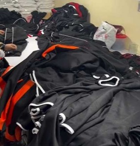 Vêtements de sport sans manches en polyester 100% respirant imprimé personnalisé en gros industrie du vêtement noir blanc à fines rayures blanc-gris - Product Image 5