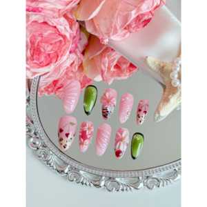 Offre Spéciale : Matériau en Résine Cocktail Bloom au Design Artistique - Product Image 2