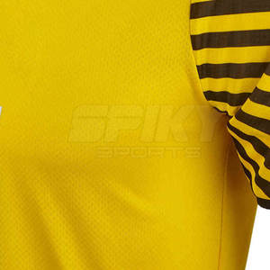 เสื้อเจอร์ซีย์ฟุตบอลสำหรับผู้ชายเสื้อฟุตบอลแบบสั่งทำผ้าโพลีเอสเตอร์100% ดีไซน์ใหม่ - Product Image 4