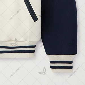 Veste universitaire d'hiver Heritage, blanc marine, laine réversible, écologique, style intemporel rencontre l'élégance moderne, vêtements de sport classiques - Product Image 2