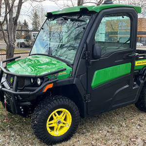 John Deere Gator XUV 835R 4x4 manuel haute puissance, moteur 2 temps, plus de 250 cm³, essence/diesel, certifié EPA EEC, prêt à l'emploi, utilitaire haute performance - Product Image 1
