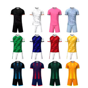 Uniformes de football pour hommes personnalisés Vêtements de sport de haute qualité avec logo personnalisé Offre Spéciale des prix bon marché et à bas quantité minimale de commande pour les adultes et les enfants - Product Image 2