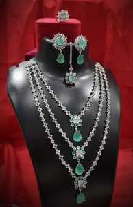 Ensemble de collier en couches de diamants américains de haute qualité en argent polonais avec boucles d'oreilles et Maang Tikka pour les bijoux de mode de fête - Product Image 5