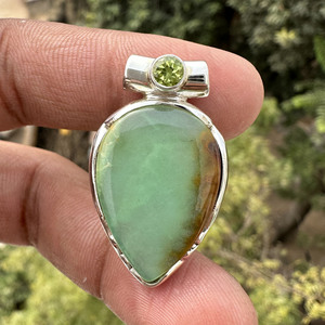 Pendentif en chrysoprase naturelle faite à la main avec sertissage en bélière |   Collier en argent sterling avec pierres précieuses |   Bijoux en gros Cadeau Fête - Product Image 3
