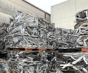 Déchets d'aluminium d'extrusion de qualité supérieure, pureté 99,99 %, aluminium pur de grade 6063, 99,9 %, 99,99 %, déchets d'aluminium - Product Image 5