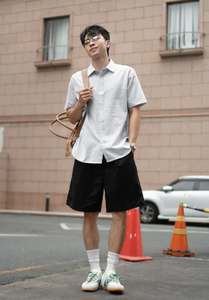 OEM ODM BOXY Chemises de vacances pour hommes avec impression personnalisée écologique et broderie 3D Vente en gros de vêtements vietnamiens boutonnés en Oxford - Product Image 6