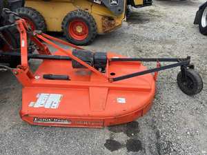 Tractor Kubota L3901HST 2018: Potencia Compacta, Eficiencia de Combustible y Rendimiento Versátil - Product Image 3