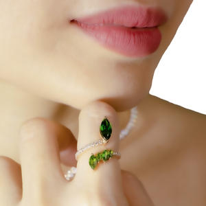 แหวนไดโอไซด์ Garden Of Wisdom จาก BeGems Jewelry Wholesale ทำจากทองคำอิตาลี 14K 18K สีโรสโกลด์ ดีไซน์หรูหรา สำหรับผู้หญิง - Product Image 2