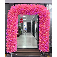 Neues Design Künstlicher rosa Bogen Weihnachts tür Dekoration Baum Indoor Outdoor 7ft Weihnachts bogen PVC Flocked Arch Weihnachts baum