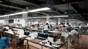 Toptan çok yönlü çanta 2025 yeni yaz moda büyük kapasiteli orta yaşlı bayanlar hakiki deri anne çanta - Product Image 6