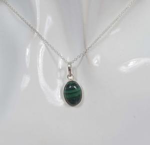 Colgante de piedra preciosa de malaquita, regalo de boda perfecto para el amor, diseño de tendencia, colgante de plata de ley 925 con joyería estampada 925 - Product Image 2