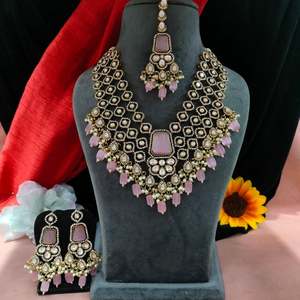 Conjunto de collar detallado de circón y moissanita, elegancia atemporal y encanto moderno, ideal para ocasiones especiales, respetuoso con el medio ambiente - Product Image 4