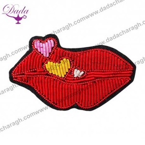 Broche de alambre de lingotes de corona, cuentas bordadas a mano, Material de tela de lona, opciones de PIN cosido disponibles - Product Image 3