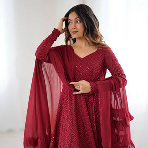 Salwar brodé de paillettes de couleur vin exclusif avec dupatta, robe ethnique de soirée à séchage rapide pour femmes, design d'hiver - Product Image 1