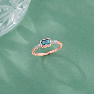 แหวนเพชรทรงลูกแพร์ วินเทจ โรสโกลด์ ได้รับการรับรองจาก IGI - Product Image 1