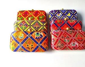 Nueva llegada elegante Patola seda noche embrague para mujer indio étnico bolso para boda favores verano Metal Material - Product Image 3