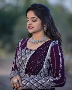 Élégant ensemble Fox Georgette Lehenga Choli avec broderie lourde et filet Dupatta pour mariages, réceptions et occasions festives - Product Image 2