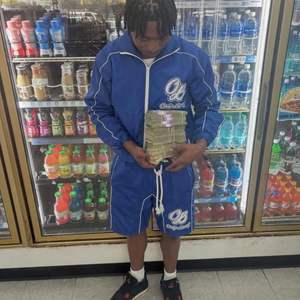 ชุดวอร์มกันลมผ้าไนลอนพิมพ์ลายแบบเรียบ น้ำหนักเบา ระบายอากาศได้ดี เป็นมิตรกับสิ่งแวดล้อม สะท้อนแสง 3 เมตร พร้อมโลโก้แบบกำหนดเองใหม่ - Product Image 4