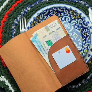 Présentateur de contrôle en cuir fait main noir avec design durable et logo personnalisé pour les LBH-0066 de services d'accueil - Product Image 1