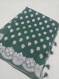 ผ้าไหมมาชรูแบบดั้งเดิม สวยงาม เนื้อนุ่ม ลื่น ง่ายต่อการใช้งาน  ลายปักดิ้นเงิน  ขอบผ้าแบบบานาราซี  สง่างาม ป้องกันแสงแดด เหมาะสำหรับงานปาร์ตี้ - Product Image 4