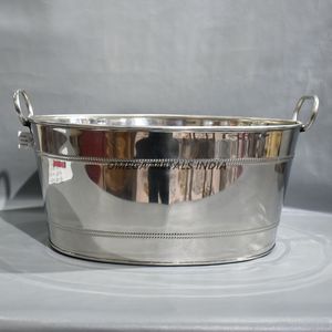 Grand seau à glace ovale en acier inoxydable pour refroidisseur de vin avec conception à bande de cuivre et poignées robustes, idéal pour les fêtes et les événements - Product Image 5
