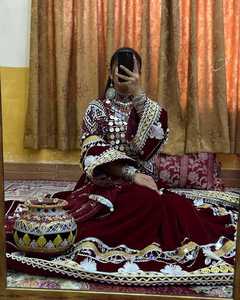 Precio negociable Vestidos vintage afganos Vestido kuchi afgano de material de terciopelo más vendido disponible en colores y diseños personalizados - Product Image 2