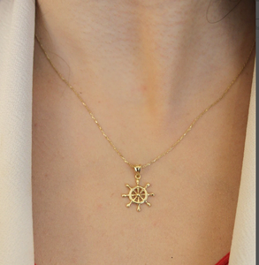 Collar con Colgante de Rueda Náutica Dorada de Moda, Amuleto de Capitán, Joyería Minimalista de Alta Calidad, el Mejor Adorno Náutico - Product Image 1