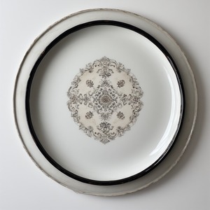 Bandeja de resina hecha a mano Celestial Bloom con copos de oro brillantes, detalles florales Pastel suaves, estilo Art Deco para vivir - Product Image 5