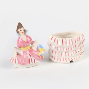 Fabricants de poupées en <span class=keywords><strong>porcelaine</strong></span>, poupée en <span class=keywords><strong>porcelaine</strong></span> élégante de style vintage, <span class=keywords><strong>clown</strong></span> noir et blanc, faite à la main - Product Image 3