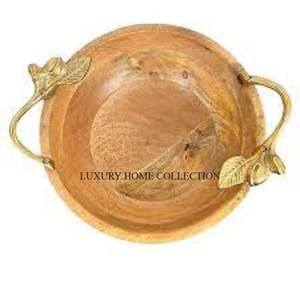 Saladier élégant en bois avec une finition lisse qui met en valeur votre table à manger avec un attrait organique naturel - Product Image 5