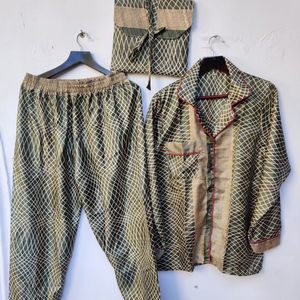 Conjunto de pijama Sari de poliéster ligero para mujer, ropa de dormir hecha a mano con cintura elástica para comodidad elegante para Primavera Verano - Product Image 1