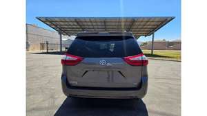 Toyota Sienna LE 2019 Usada en Buen Estado, 8 Pasajeros, Tracción Delantera, Tipo Space Bus - Product Image 2