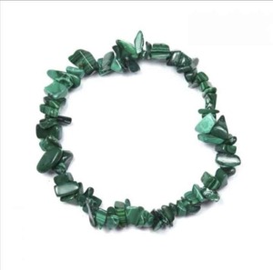 Alta demanda Pulsera de piedra de malaquita natural de moda para hombres y mujeres Regalo disponible a un precio asequible - Product Image 1