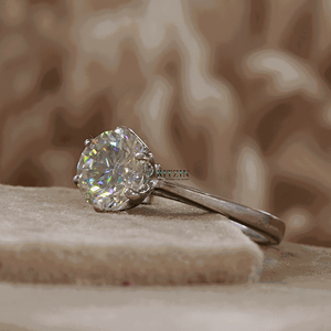 2,50 CT Off White Round Cut Diamond Halo oculto con estilo solitario Juego de puntas Anillo de bodas - Product Image 2