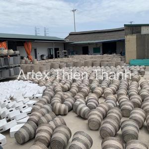 Wholesale New Arrival Sustainable Handwoven Wicker Natural Seagrass Basket Trunk Square Handmade Storage Box With Lid Bulk - Product Image 5