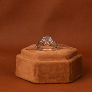 Anillo de Compromiso de Lujo en Oro Sólido de 14 Quilates con Certificado IGI, con Diamante Cultivado en Laboratorio de 1.5-2.0 Quilates, Engaste Halo, Estilo Clásico para Mujer - Product Image 5