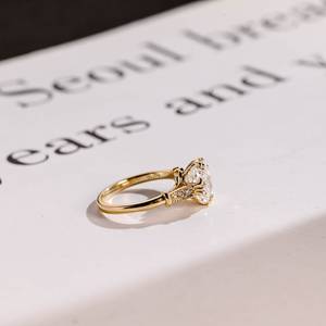 Anillo de compromiso de filigrana de oro sólido de 14K, anillo romántico de diamante cultivado en laboratorio de corte de cojín de 1,01 CT, joyería fina para joyería de boda - Product Image 6