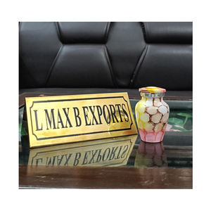 Suministros funerarios de calidad superior Urnas de cremación de recuerdo disponibles en estilo europeo y americano para compradores a granel - Product Image 1