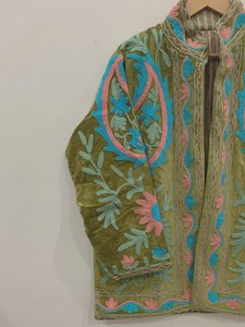 Chaqueta bordada de terciopelo Suzani estilo indio Verde | Regalo de dama de honor unisex | Chaqueta de invierno | Kimono Robe - Product Image 4