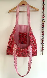 Sac fourre-tout matelassé floral vibrant-Accessoire de mode en coton durable - Product Image 3