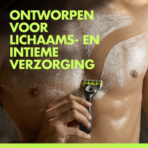 GilletteLabs Body + Intimate Razor para Hombres - Product Image 2