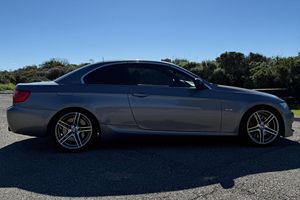 BMW 335IS Cabriolet d'occasion 2011, conduite à gauche/droite - Product Image 2